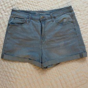 Women's cuffed shorts size 17JR